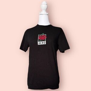 Aéropostale black t-shirt with a red rose size L